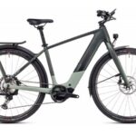 CUBE Kathmandu Hybrid C:62 SLT 400X (2025) – Carbone Ultra-Léger – Moteur Bosch Performance SX 55 Nm – Batterie CompactTube 400Wh – 16,3 kg – VTC Électrique Premium
